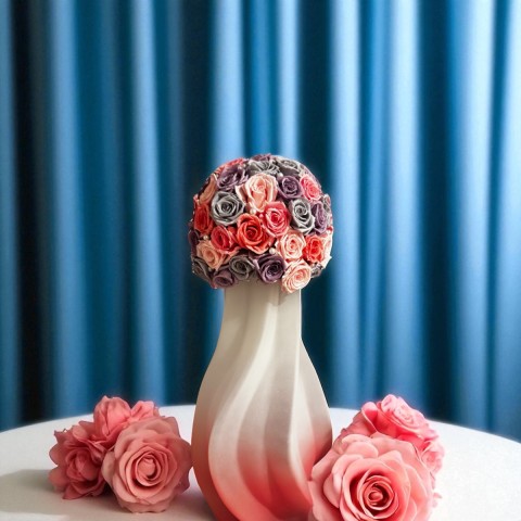 Éveil des Ailes – Roséliane（ロゼリアーヌ） ― バラ色に宿る優雅な輝き ―